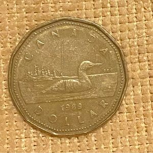 5 Canadian coins that are old or vintage, and are rare. Are great for collectors